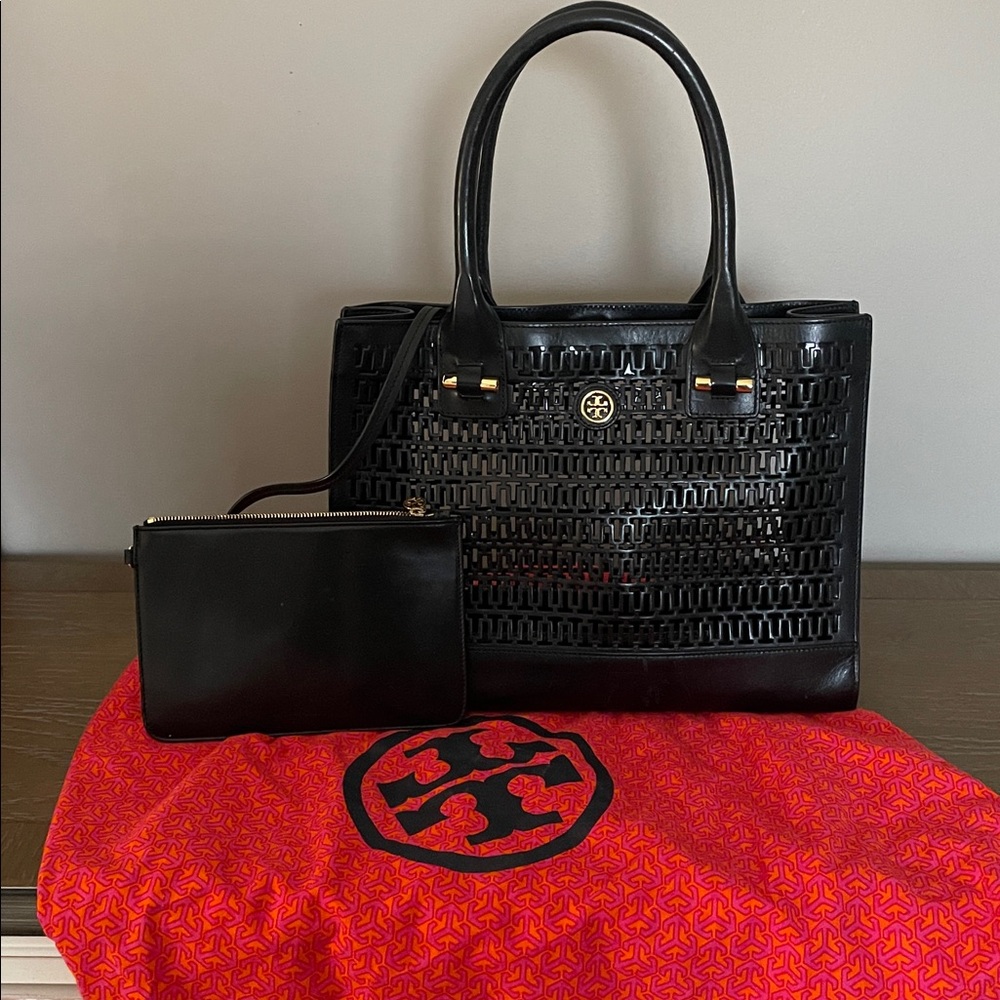 ❗️RARE❗️TORY BURCH GEORGIANA LASER CUT PATENT TOTE